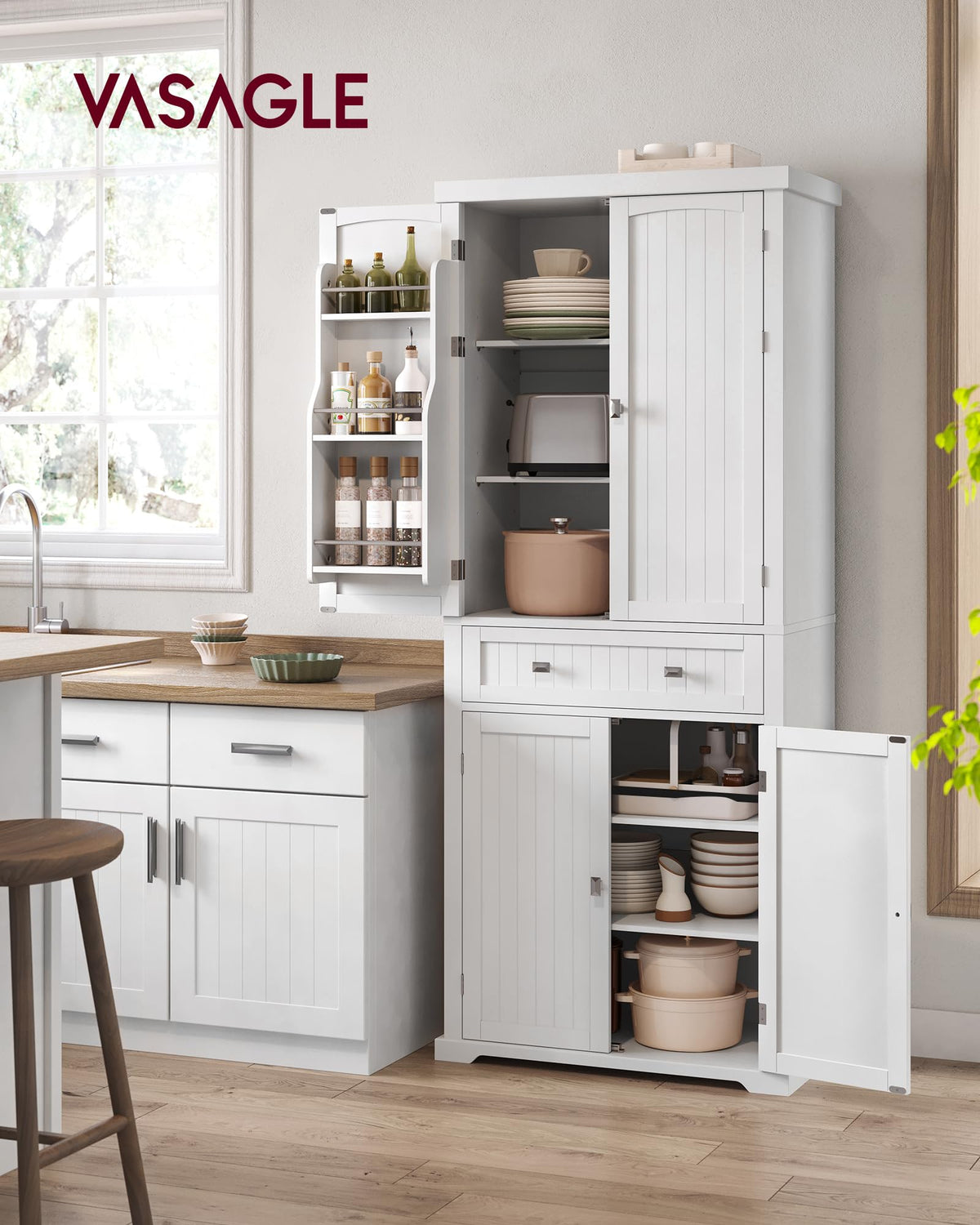 Freestanding Tall Cabinet with Drawer T776